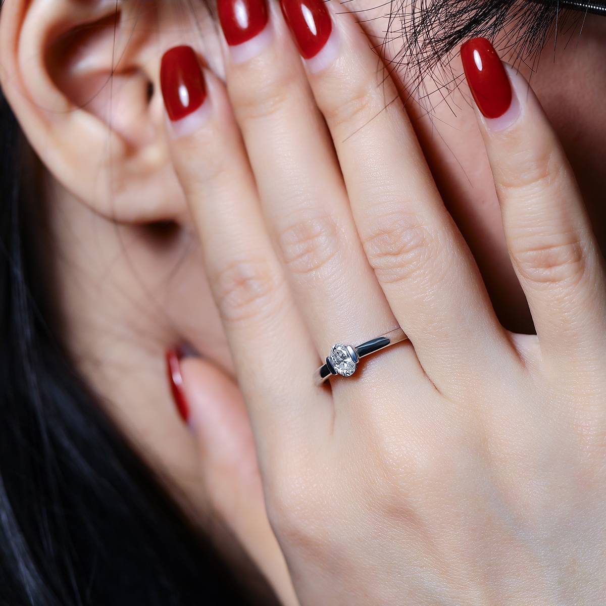 Simple egg shaped S925 silver plated white gold moissanite diamond women's ring 0.5 carat D-grade